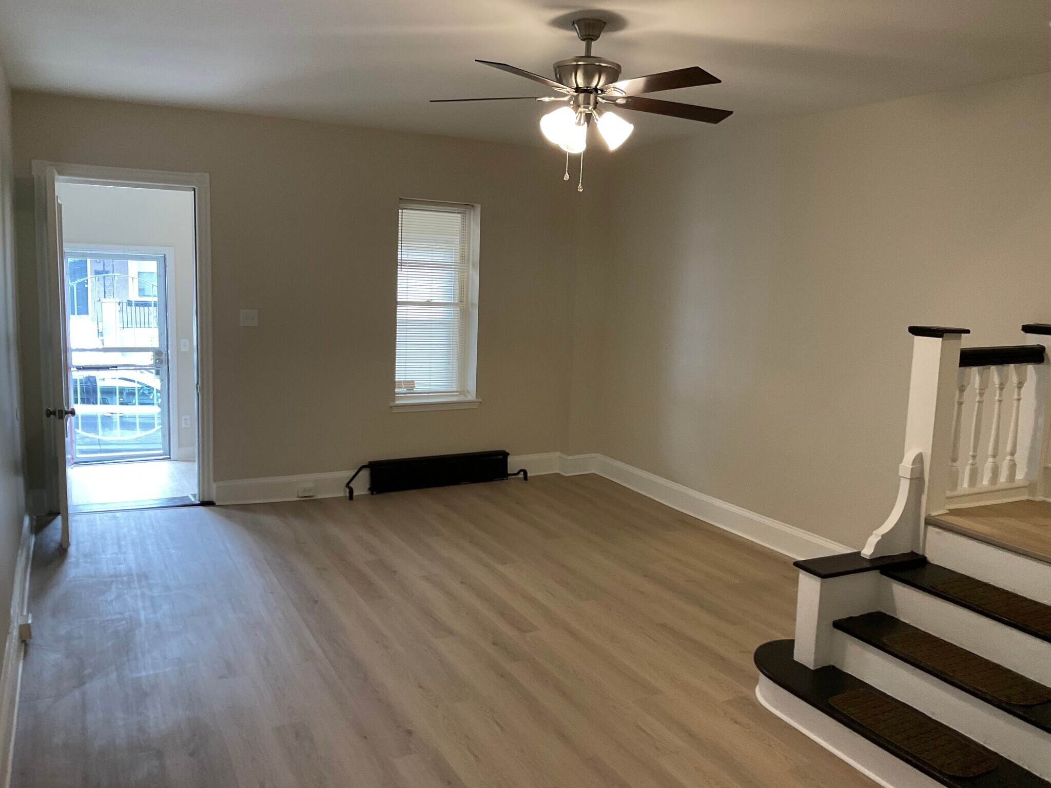 Building Photo - 5465 Pine St