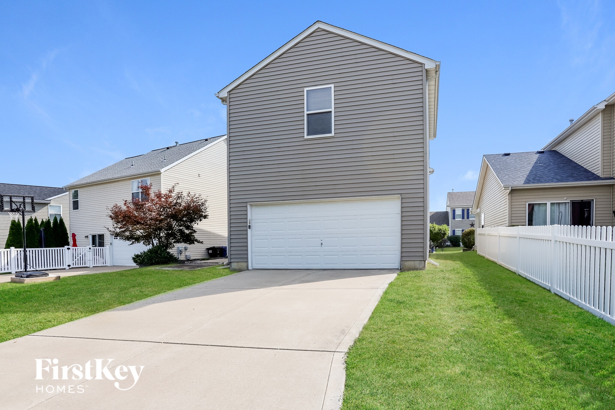 Building Photo - 1027 Glengarry Dr