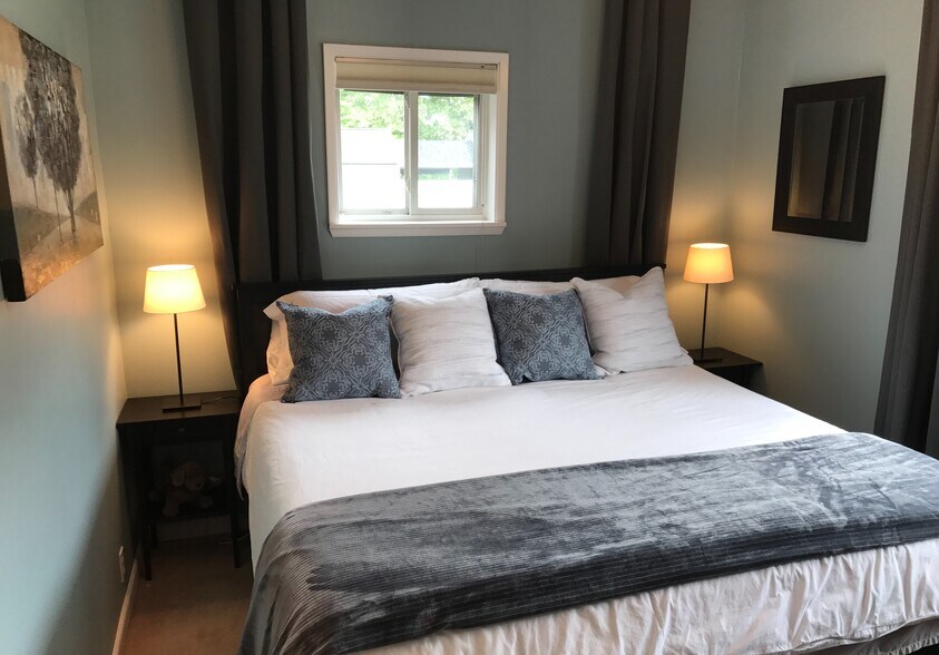 Master bedroom - 13301 56th Ave S