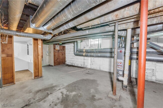 Building Photo - 3264 E 149th St
