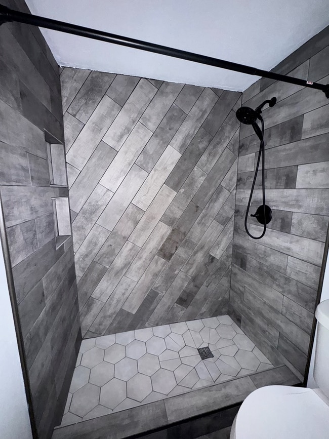 Building Photo - 2700 Cumberland Rd