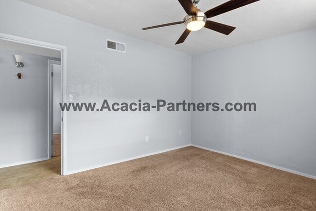 Building Photo - Two Bedroom Home with Guest House