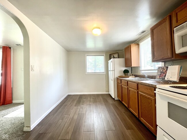 Building Photo - 1704 S Lindell Dr