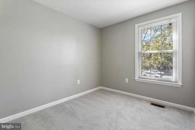 Building Photo - 10603 Tuppence Ct