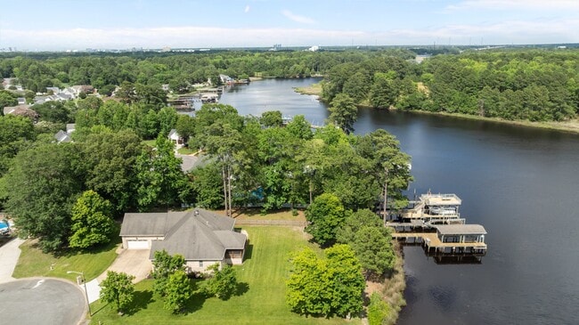 Building Photo - 2300 Greenwing Ct