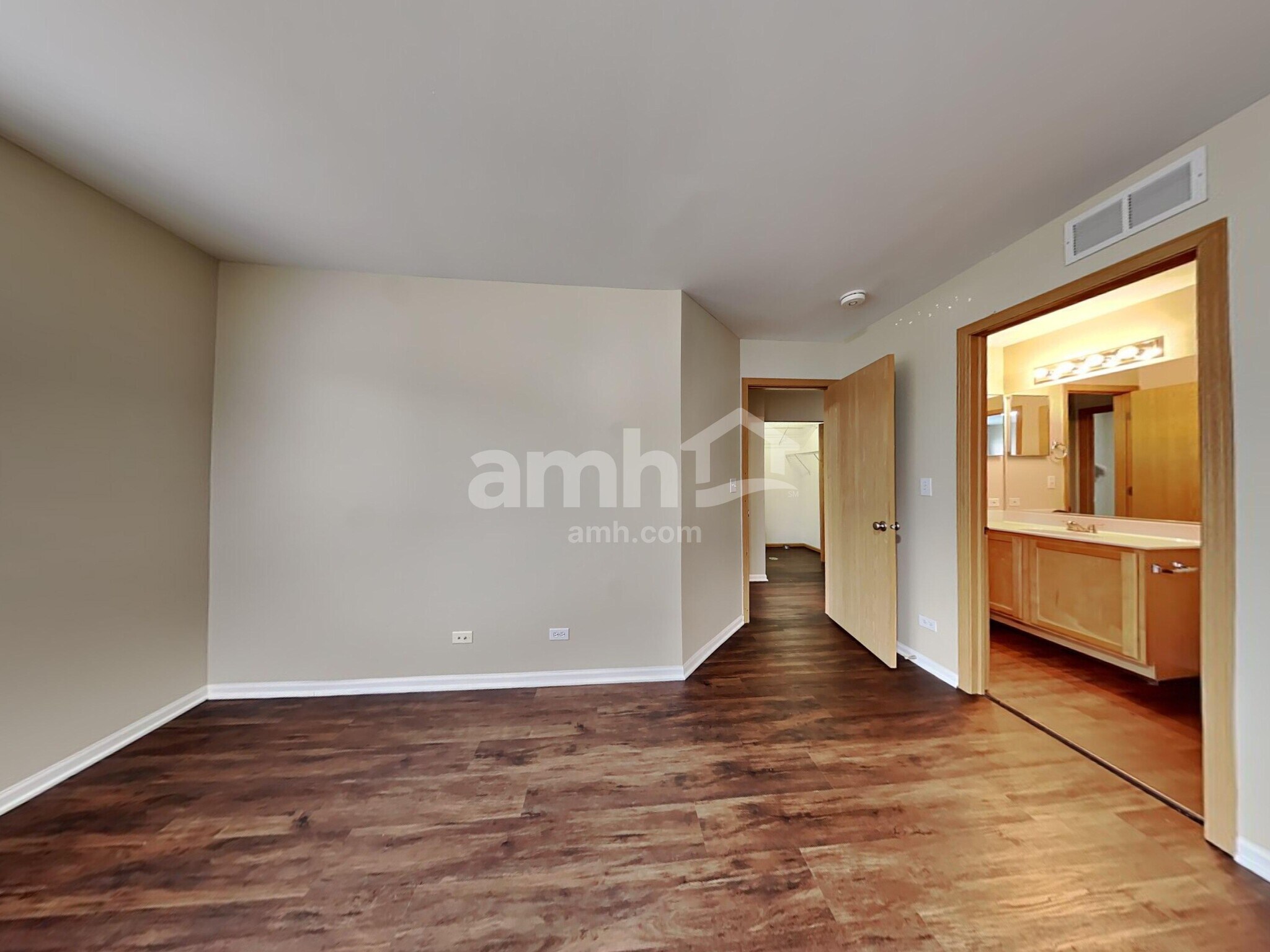 Building Photo - 240 Wedgewood Cir