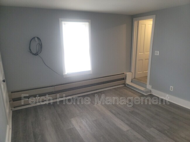 Building Photo - 3 N Main St