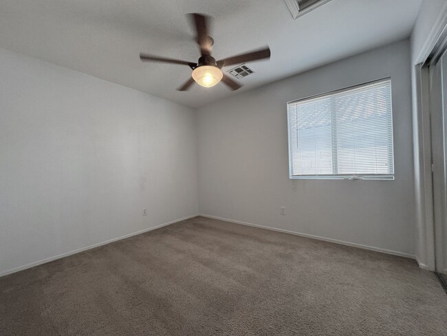 Building Photo - 2 BEDROOM PLUS OFFICE/DEN IN MCDOWELL MTN ...