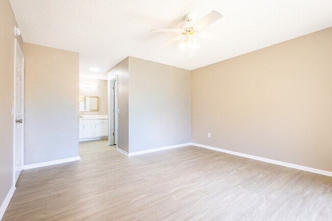 Building Photo - 231 Caledon Ct