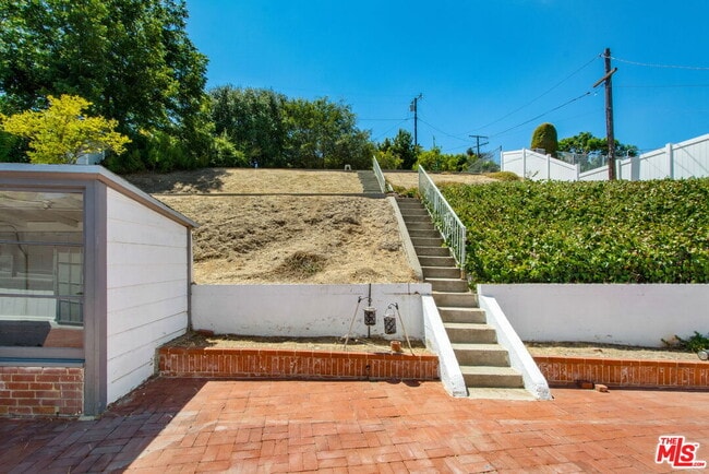 Building Photo - 5039 Marburn Ave