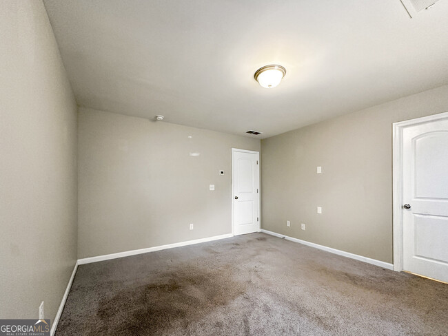 Building Photo - 75 Natures Trail