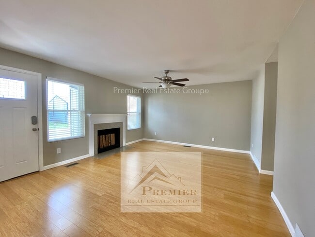 Building Photo - 790 San Bruno Pl