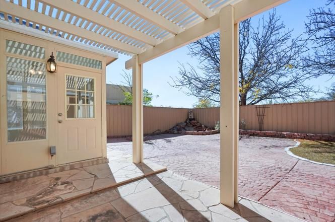 Building Photo - 1645 Hollyberry Dr NE