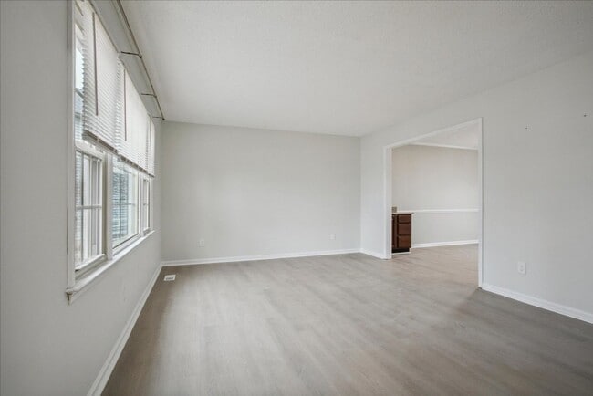 Building Photo - 5BR Back River Views | 2-Car Garage | Cul-de-Sac | Hampton VA