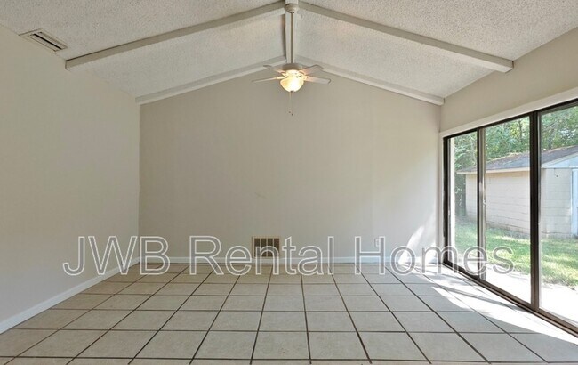 Building Photo - 9341 Danville Ave