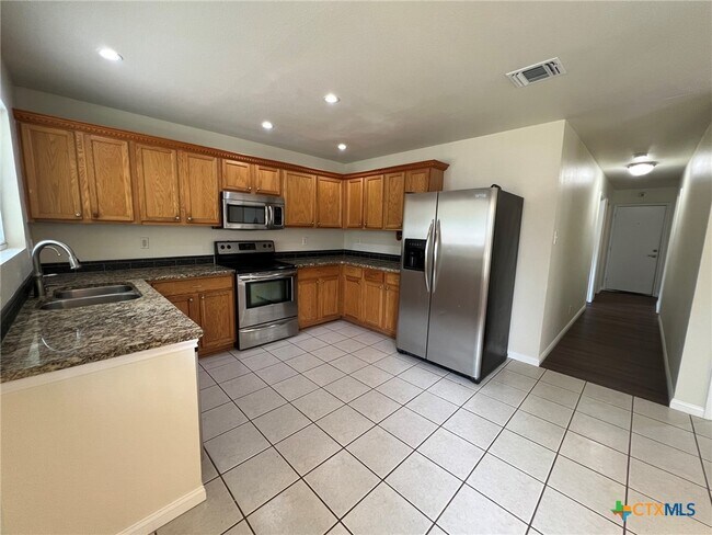 Building Photo - 2038 Castleberry Ridge