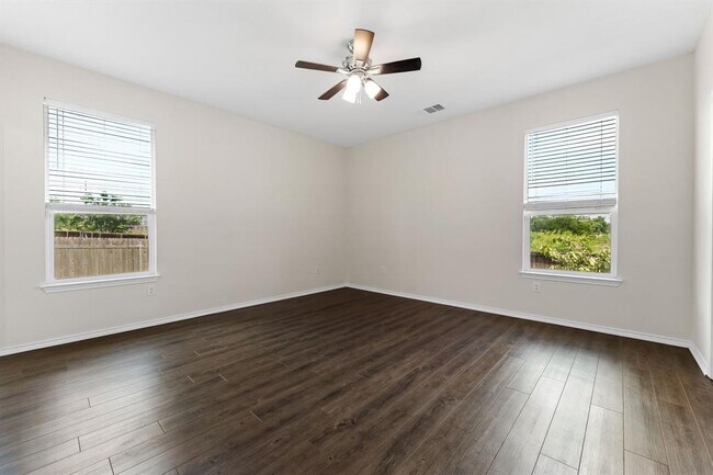 Building Photo - 633 Weizenbock Ln