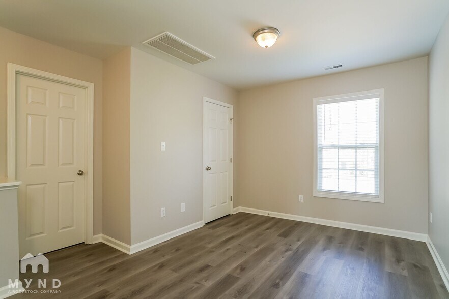 Building Photo - 1209 Kinsfolk Circle