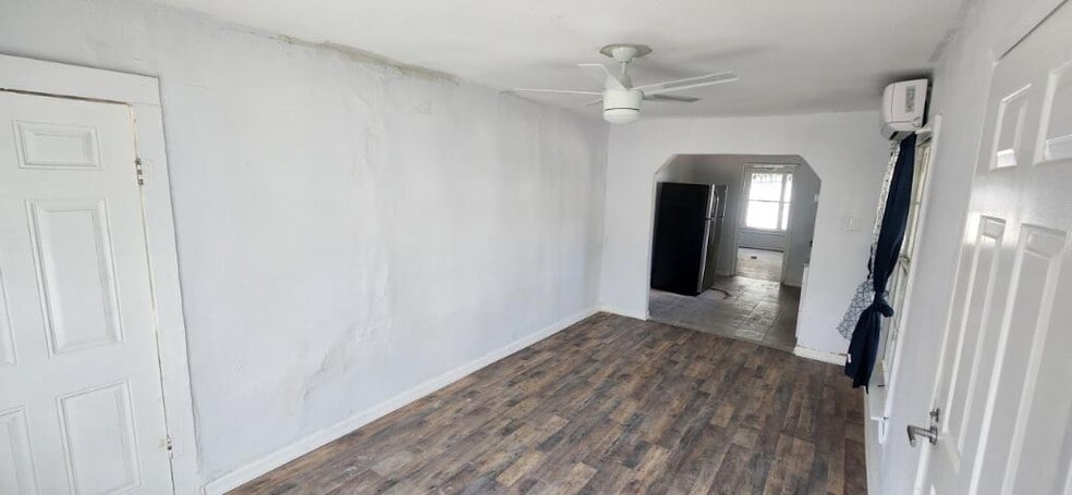 Building Photo - 971 Chalmers Ave