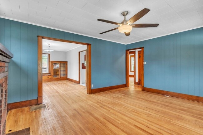 Building Photo - 2 Bed 1 Bath in Rochester, PA