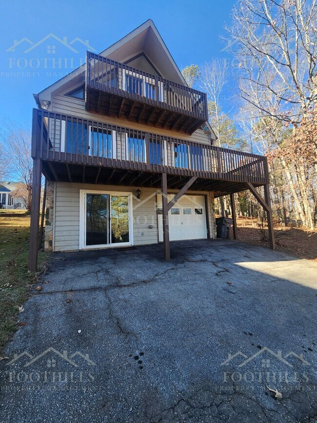 Building Photo - 235 Harbor Dr