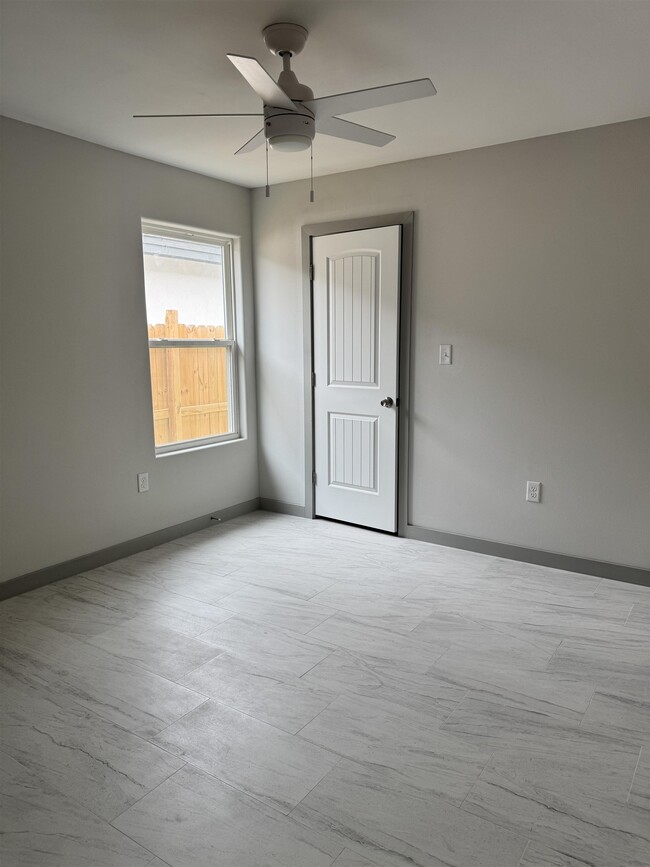 Building Photo - 1432 El CAPORAL DR.