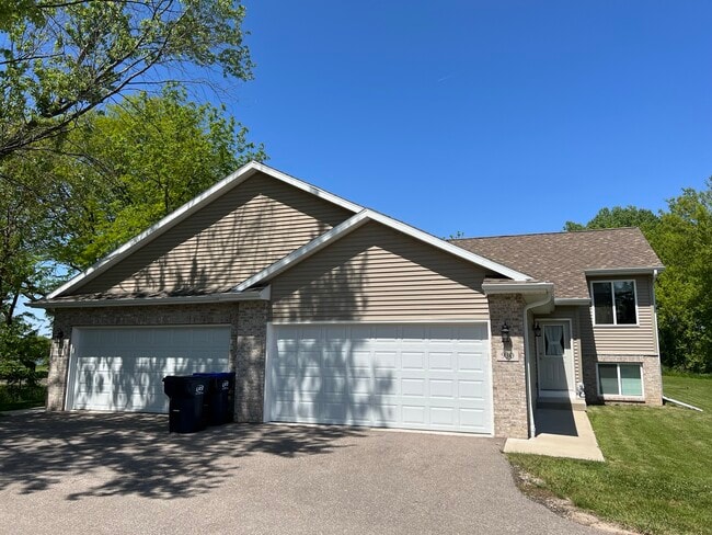 Primary Photo - 930 Waters Edge Ct