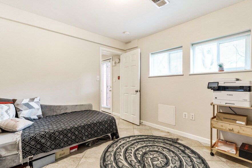 Front bedroom - 1304 Belmont St NW