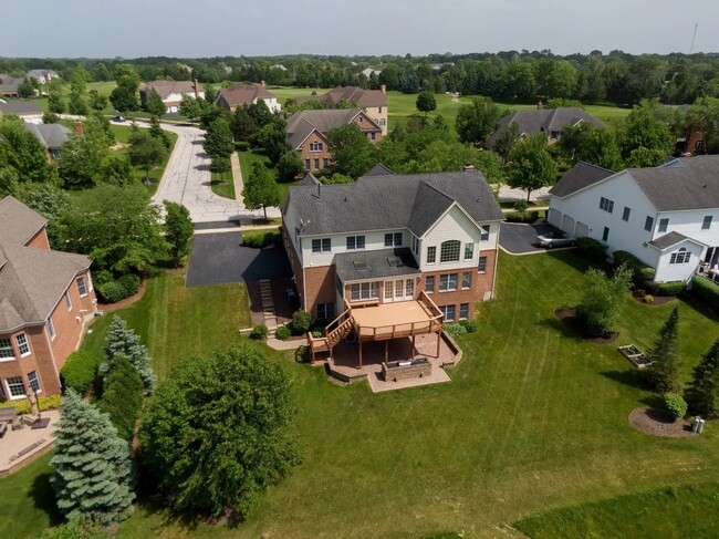 Building Photo - 22 Doral Dr