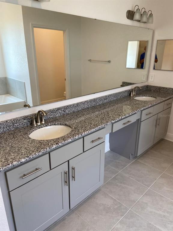 Building Photo - 16861 Canopy Garden Dr