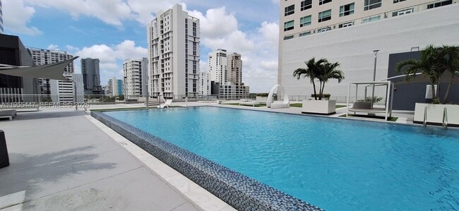 Building Photo - 690 SW 1st Ct