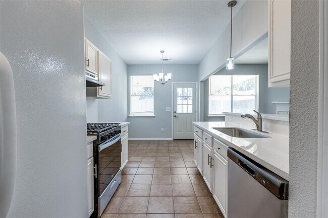 Building Photo - 3012 High Plains Dr