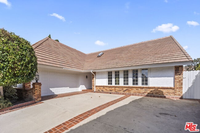 Building Photo - 15151 Marne Cir