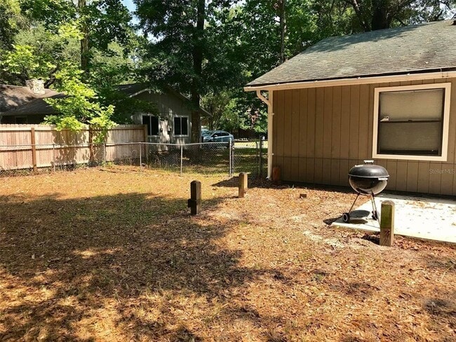 Building Photo - 7215 SW 18th Pl