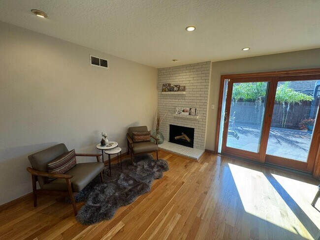 Building Photo - 919 Marlin Ave