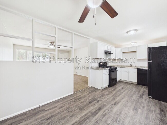 Building Photo - 8511 Crystal Ave