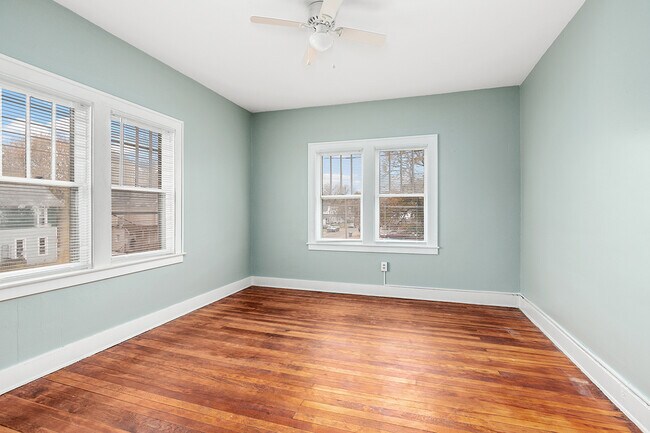 Building Photo - 861 Douglas St NW