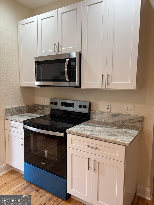 Building Photo - 74 Lockerbie Ct