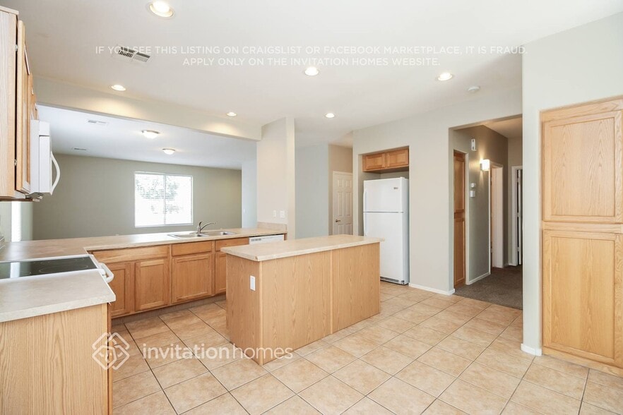 Building Photo - 7031 E Keats Ave