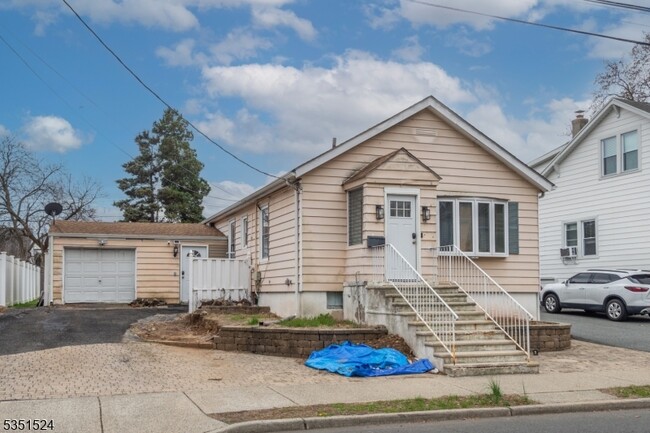 Building Photo - 35 Bergen Blvd