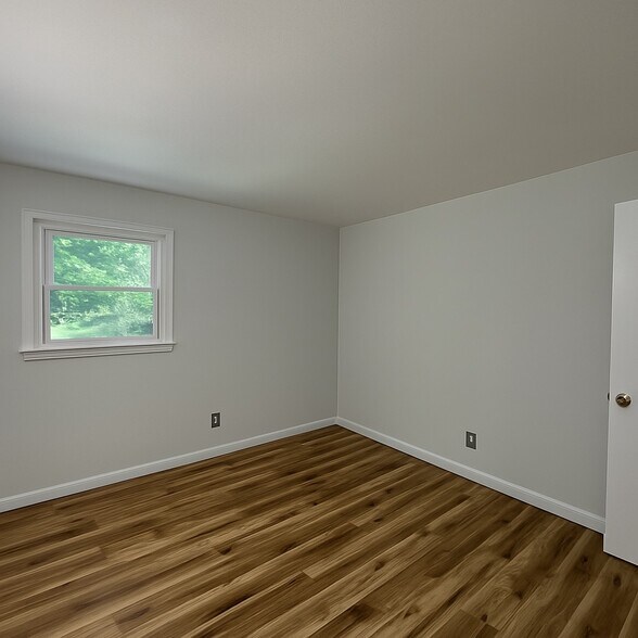 Building Photo - 16 Kaine Dr