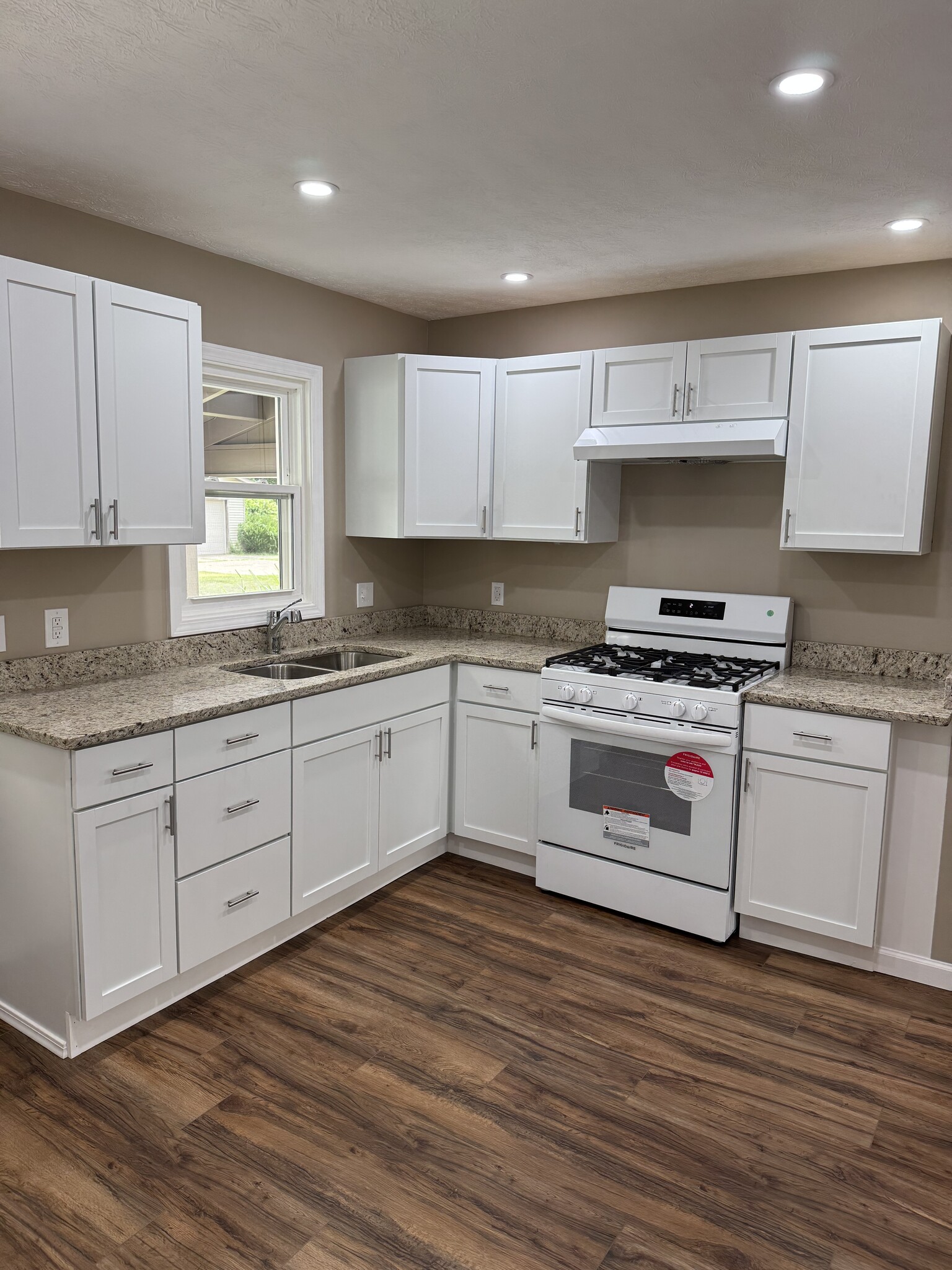 Building Photo - 3836 Edgepark Dr