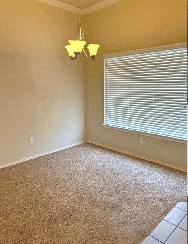 Building Photo - 9706 Vernon Ave