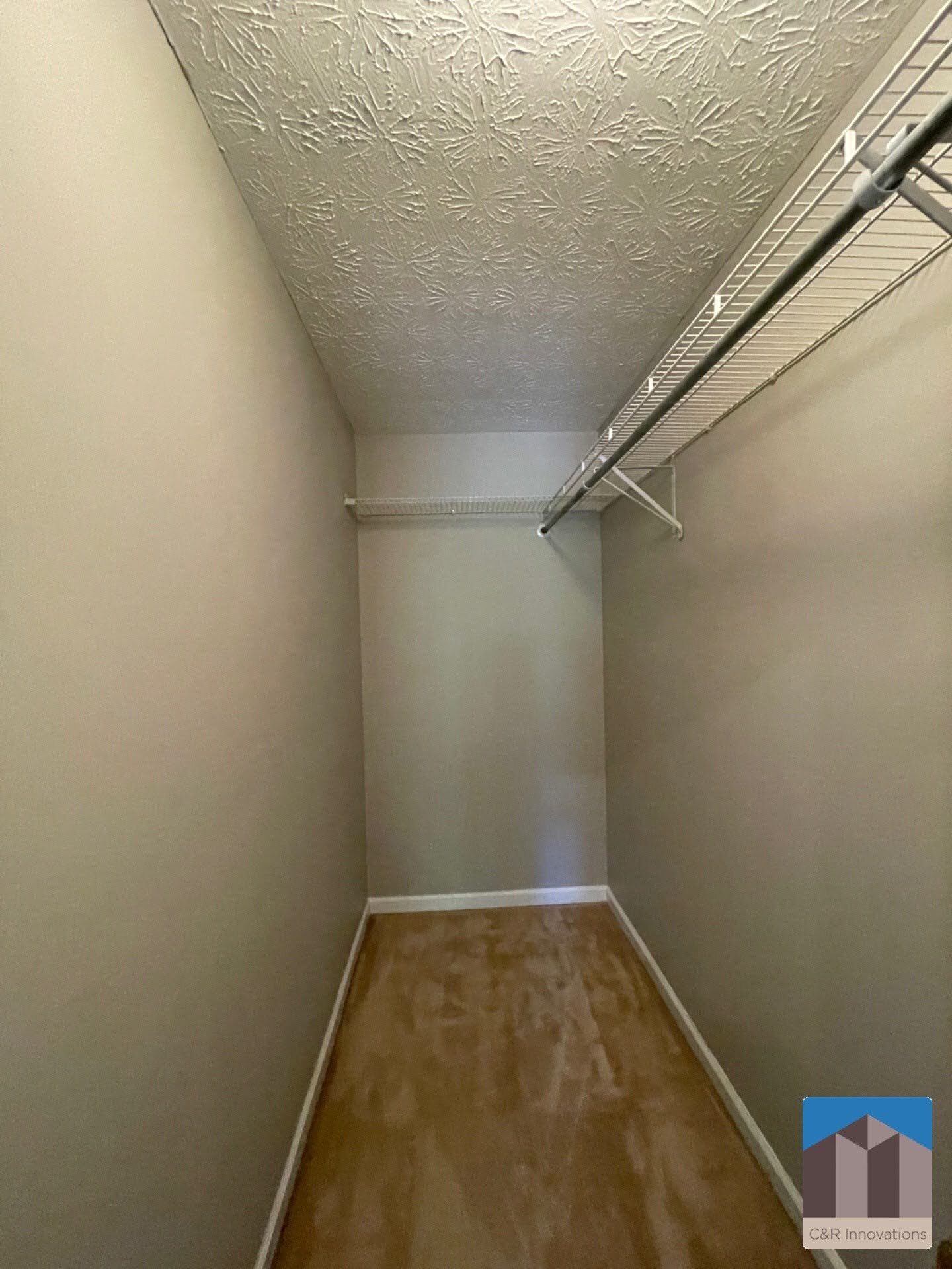 Building Photo - 2345 Delfern Dr