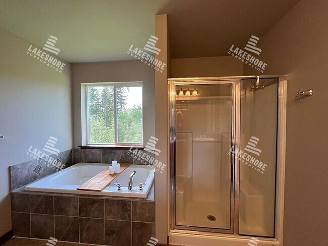 Building Photo - Spacious and Secluded 4 Bed 2 Bath Monroe ...