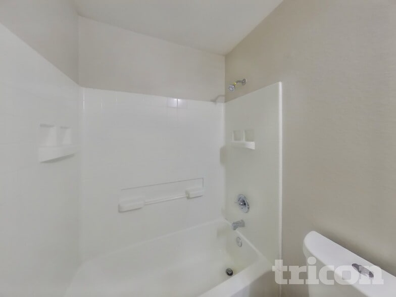 Building Photo - 2910 Candleside Dr