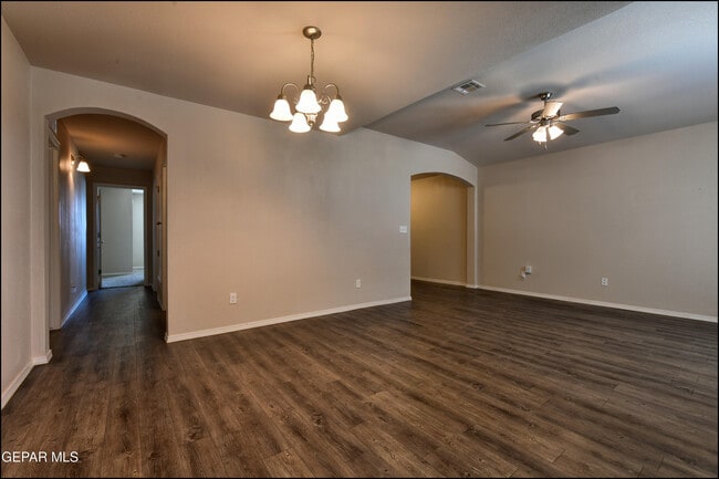 Building Photo - 741 Nuevo Desierto Dr