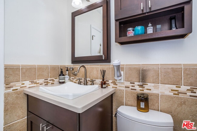 Building Photo - 2385 Sunset Heights Dr