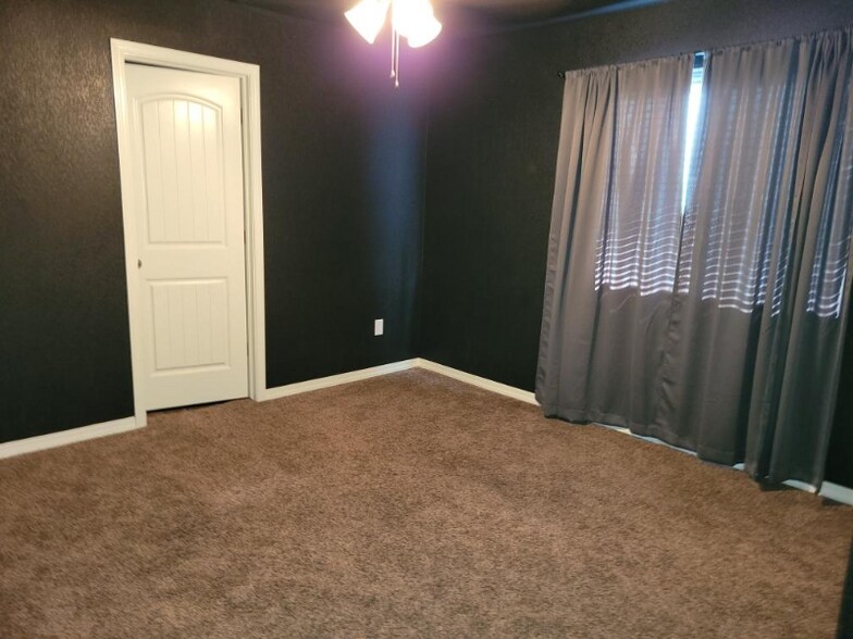 Building Photo - 6146 Finglas Dr