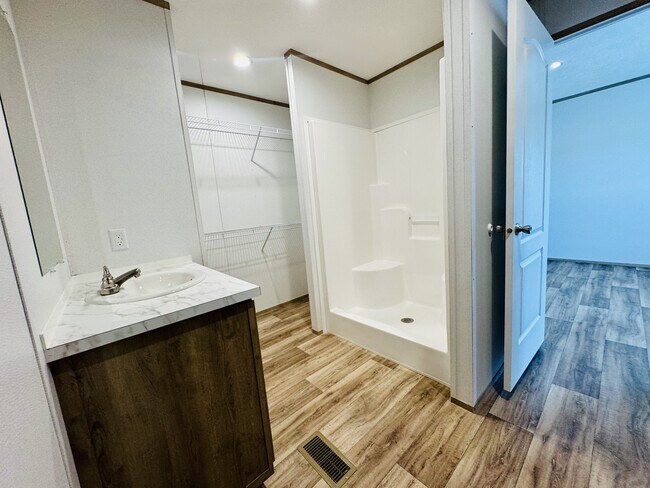 Building Photo - 131 Blissful Ct